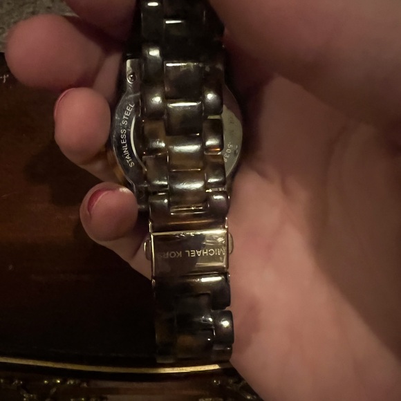 Michael Kors Tortise Clasp Watch - Picture 2 of 4